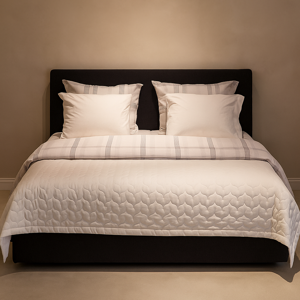 20250626_1407_Elegant Minimalist Bedroom_remix_01jyp21t5mfdetmt8m8hrxhhyh